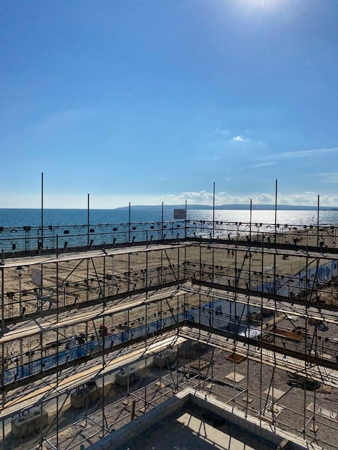 Image gallery slide 1